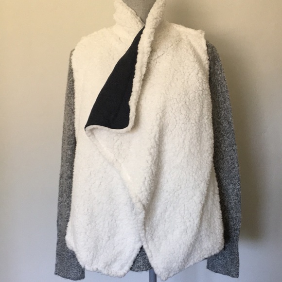 Mossimo Supply Co. Reversible Faux Sherpa & Knit Vest, size Small 🖤 - Picture 14 of 14